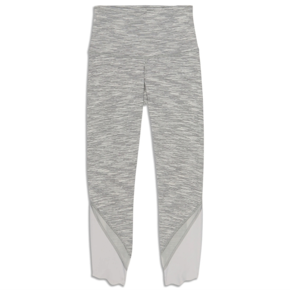 Women's PantsWunder Under Scalloped Hem High-Rise Crop
